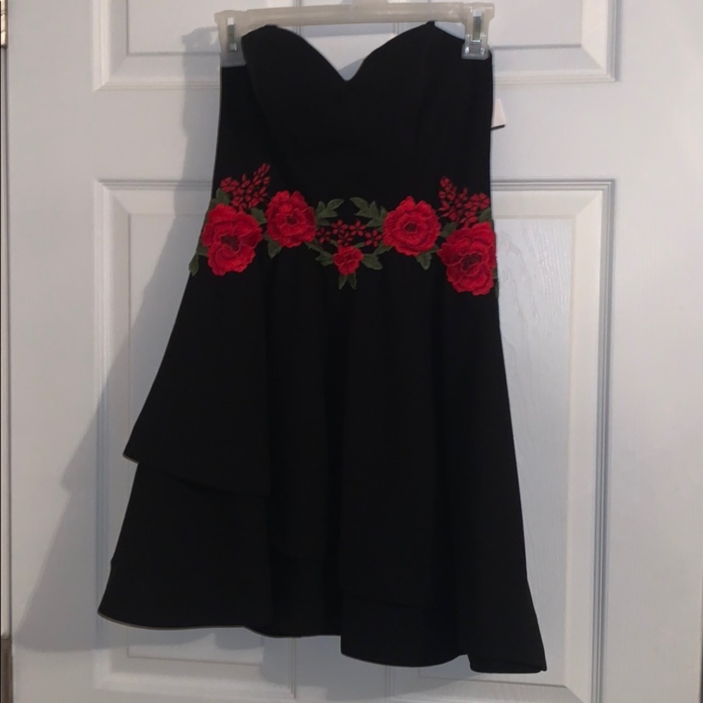 Rose and black strapless dress never worn